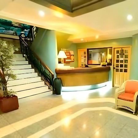 Richmond Plaza Hotel Tabok Екстериор снимка