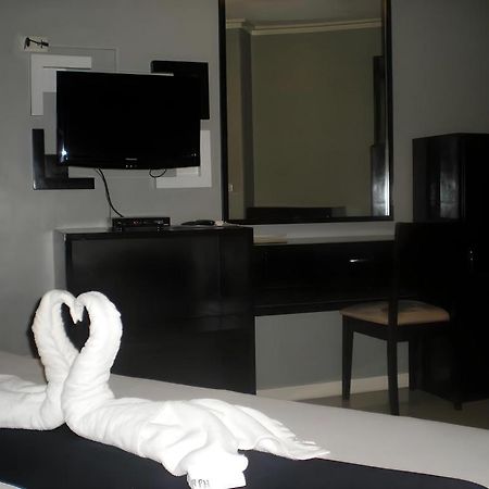 Richmond Plaza Hotel Tabok Екстериор снимка