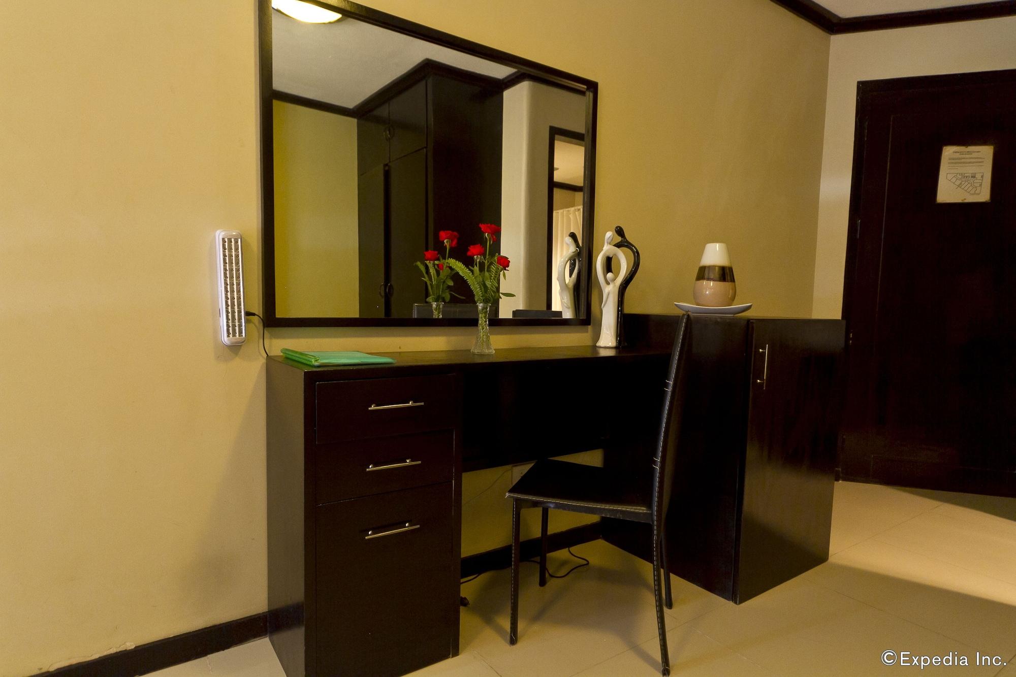 Richmond Plaza Hotel Tabok Екстериор снимка