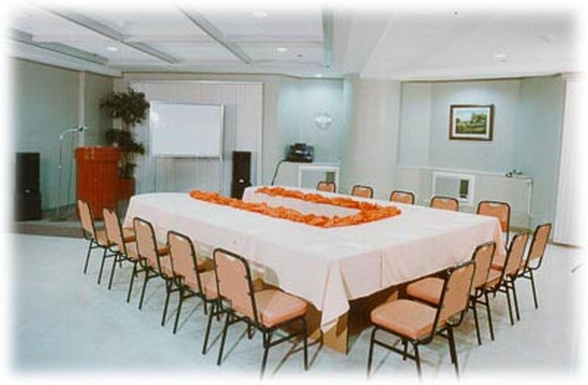 Richmond Plaza Hotel Tabok Екстериор снимка