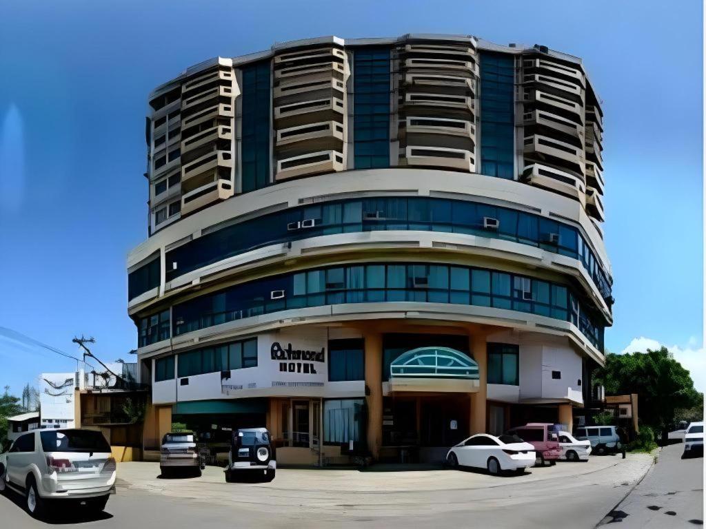 Richmond Plaza Hotel Tabok Екстериор снимка