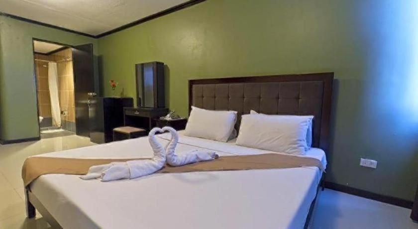 Richmond Plaza Hotel Tabok Екстериор снимка