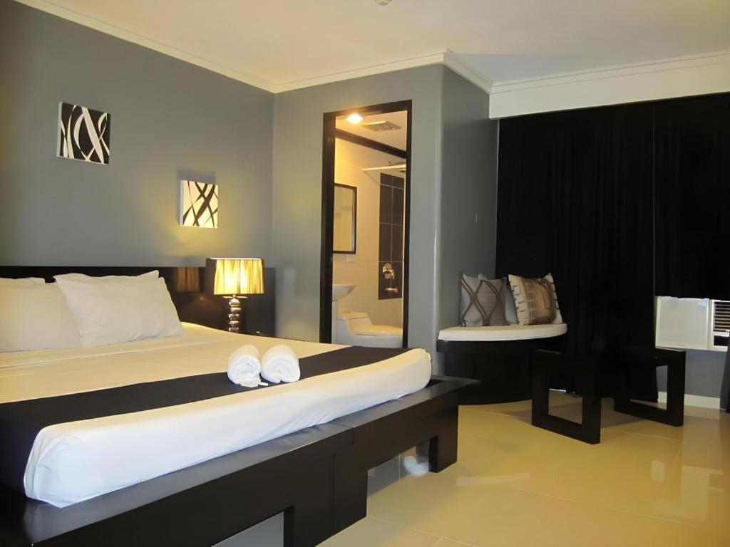 Richmond Plaza Hotel Tabok Екстериор снимка
