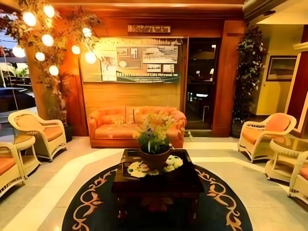 Richmond Plaza Hotel Tabok Екстериор снимка