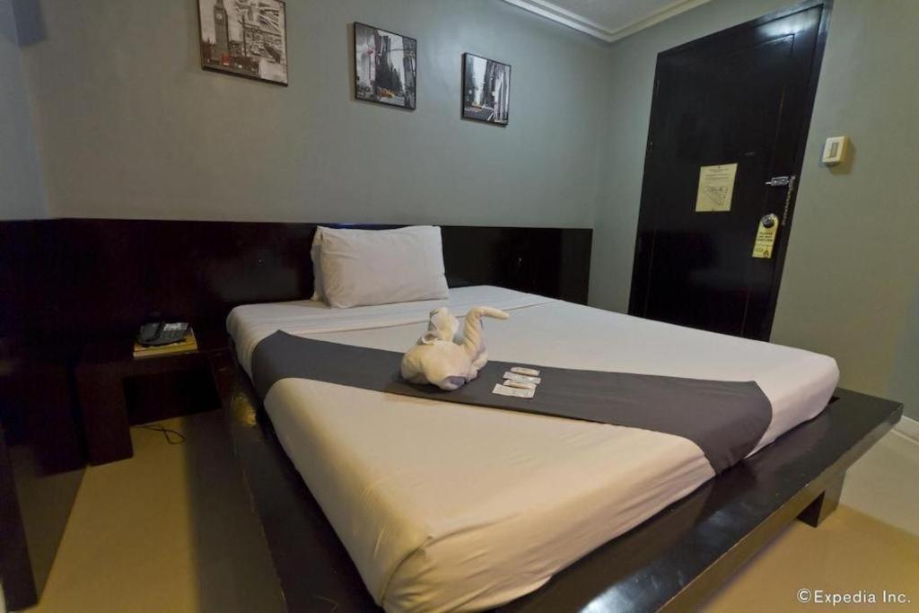 Richmond Plaza Hotel Tabok Екстериор снимка