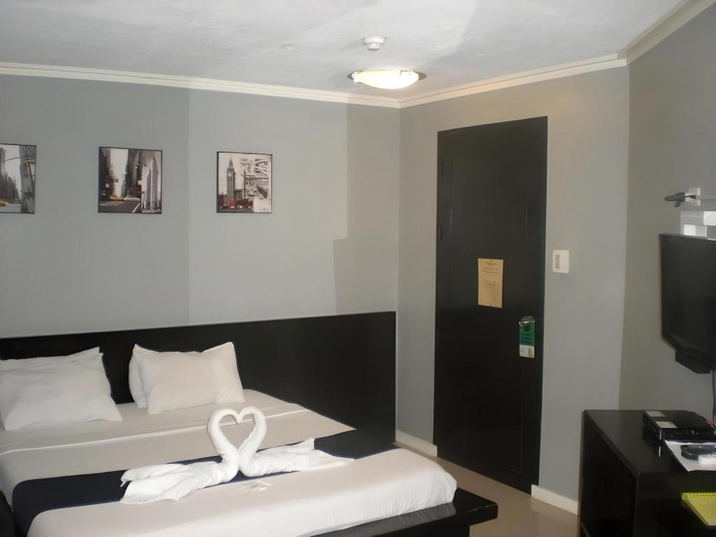 Richmond Plaza Hotel Tabok Екстериор снимка