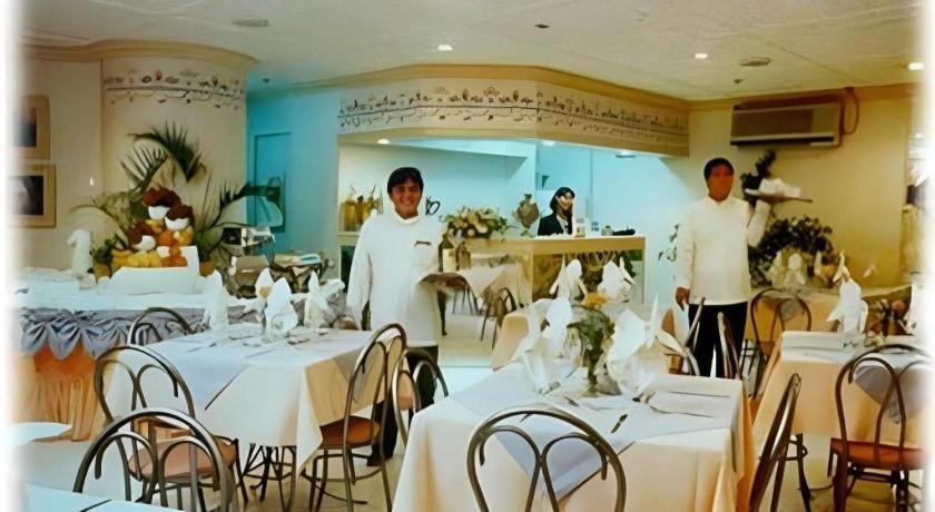 Richmond Plaza Hotel Tabok Екстериор снимка