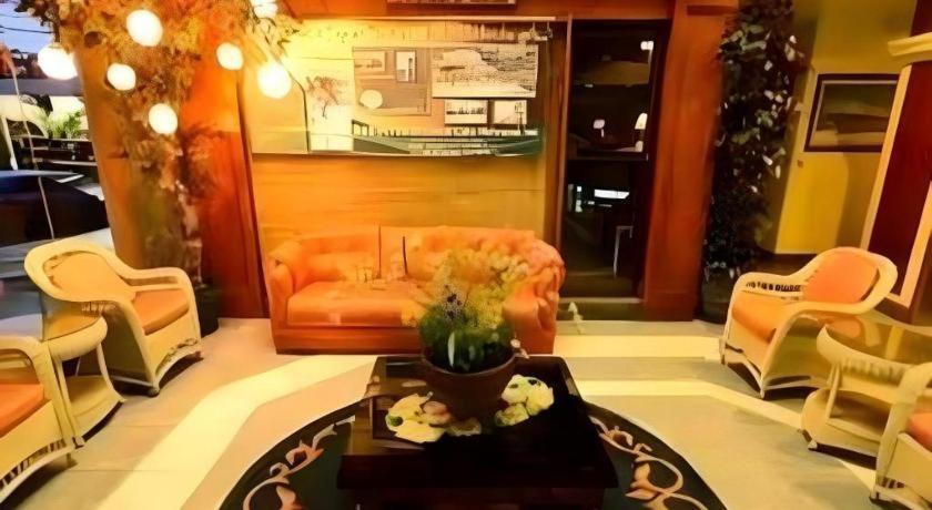Richmond Plaza Hotel Tabok Екстериор снимка