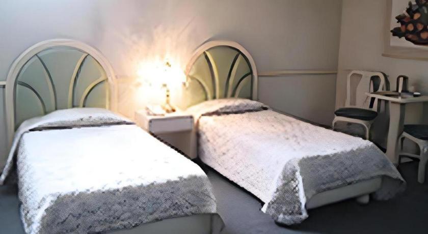 Richmond Plaza Hotel Tabok Екстериор снимка